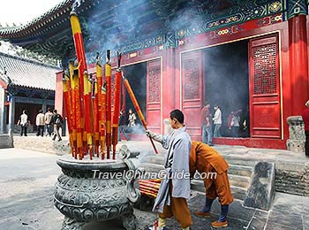 焚香祈祷