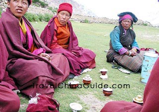 西藏人喜欢喝酥油茶